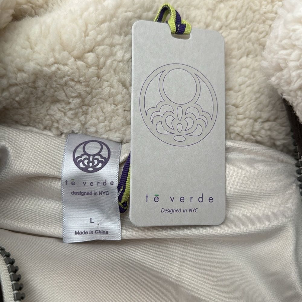 NWT Sherpa Drawstring Jacket with Woven Pockets and Placket. Ivory. Large - Picture 6 of 6
